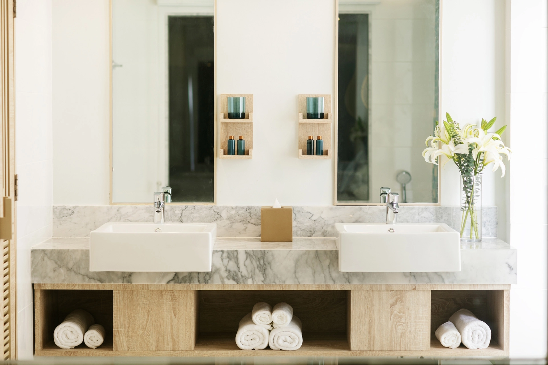 14.Junior Family Bathroom