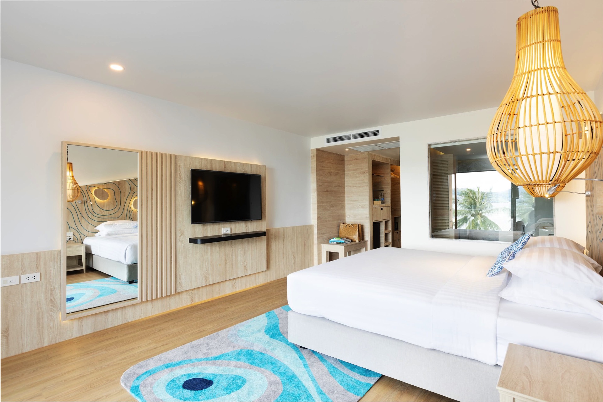 Deluxe Balcony Seaview 2