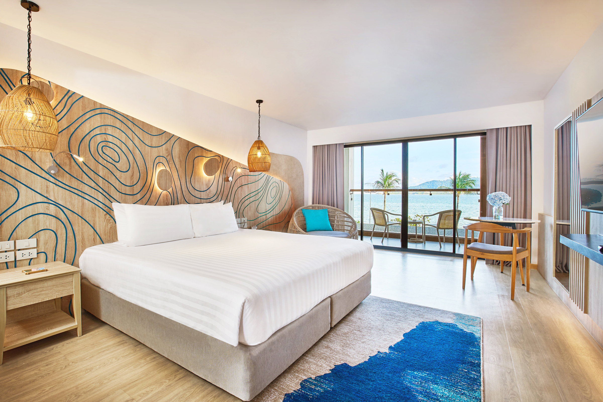 NEW 013-Deluxe Premier Balcony Seaview